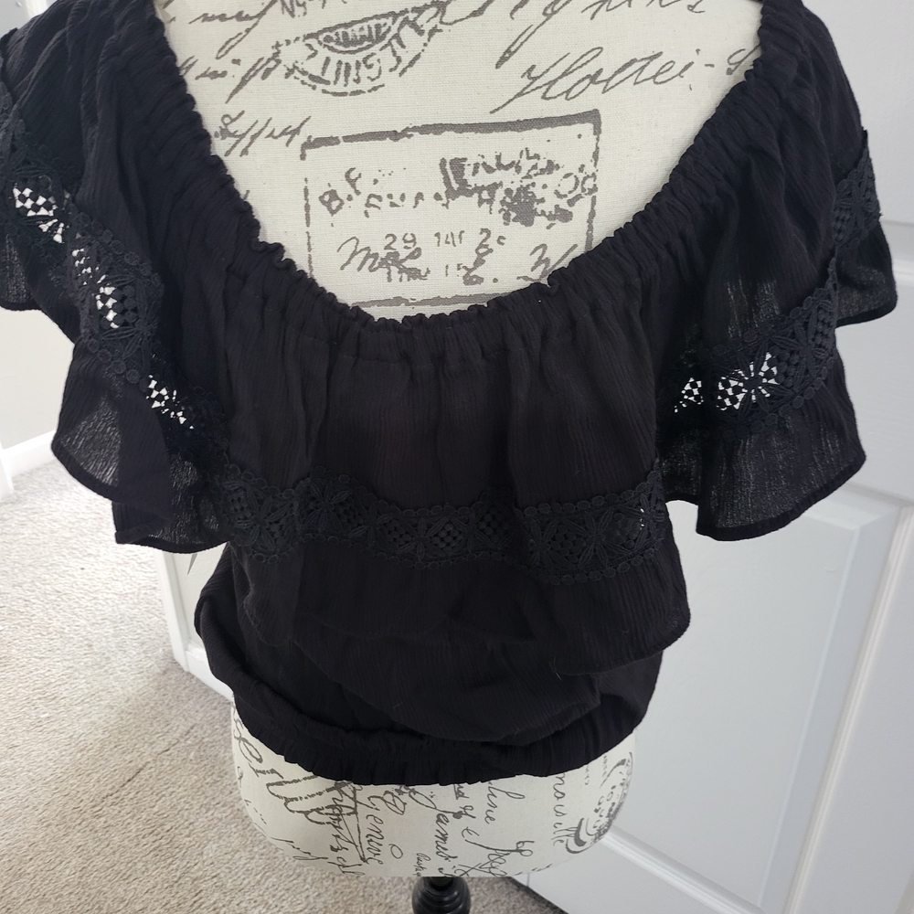 Elegant Black Women's Top - Picture 3 of 4